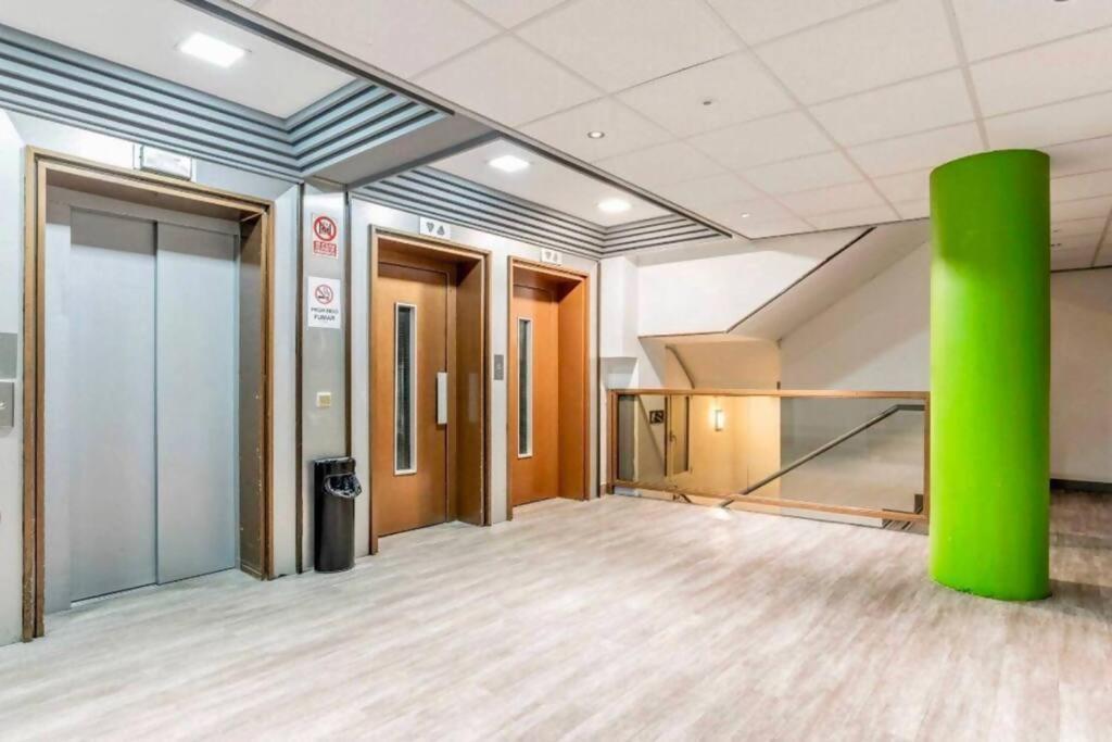 New Apt In The Heart Of Madrid Bagian luar foto