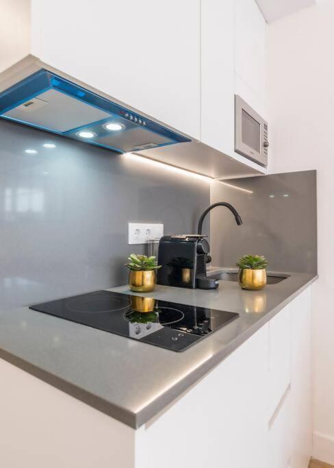 New Apt In The Heart Of Madrid Bagian luar foto
