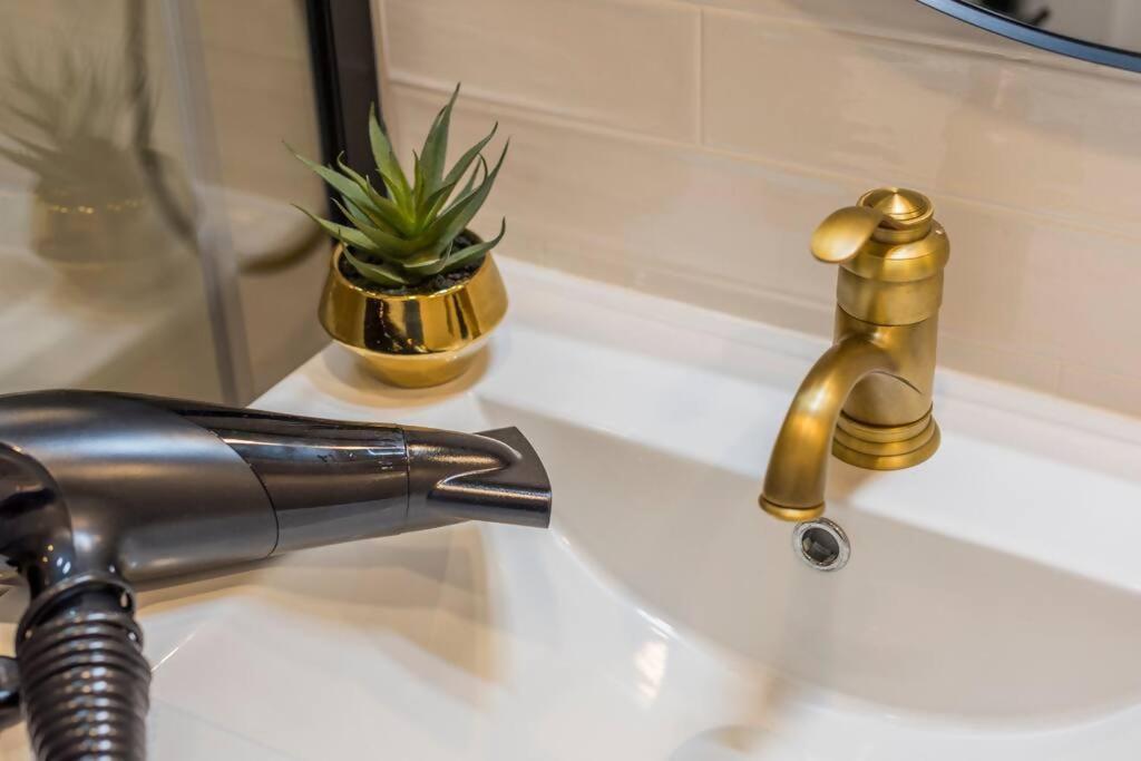 New Apt In The Heart Of Madrid Bagian luar foto
